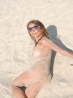 Нудистка голышом на пляже, фото 4
