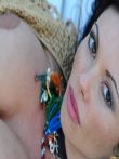 Зрелая порнозвезда с большой Veronica Zemanova грудью раздевается до гола в саду, фото 9