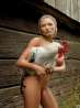 Красивая голая девушка в деревне, фото 10